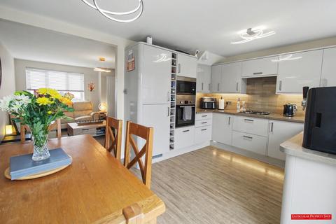 3 bedroom semi-detached house for sale, Brendon Close, Eastbourne BN23