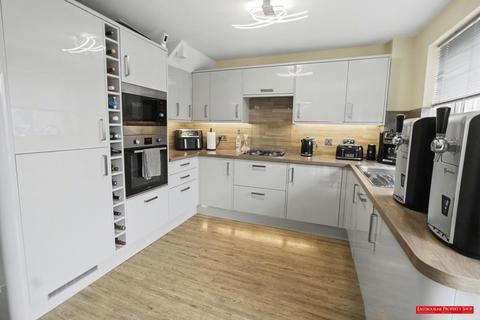 3 bedroom semi-detached house for sale, Brendon Close, Eastbourne BN23