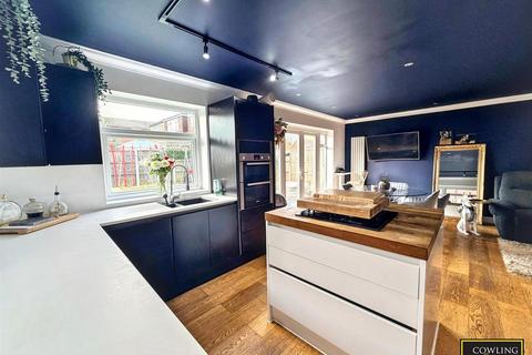 2 bedroom detached bungalow for sale, Church Road, Benfleet