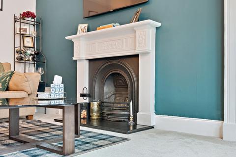 2 bedroom flat for sale, Caird Drive, Flat 0/2, Partickhill, Glasgow, G11 5DT