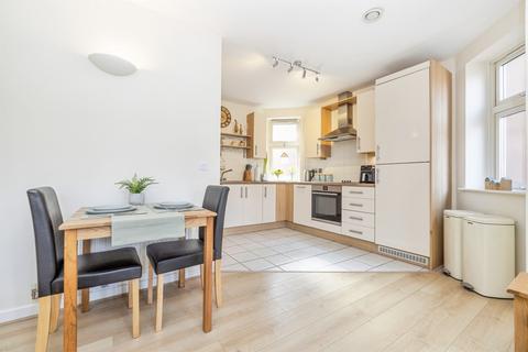 2 bedroom apartment for sale, Lockhart Road, Watford