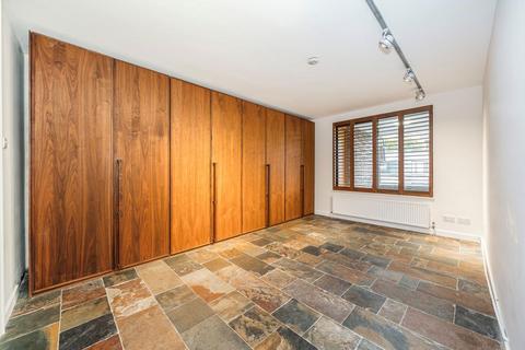 2 bedroom flat for sale, Stevenage Road, London SW6