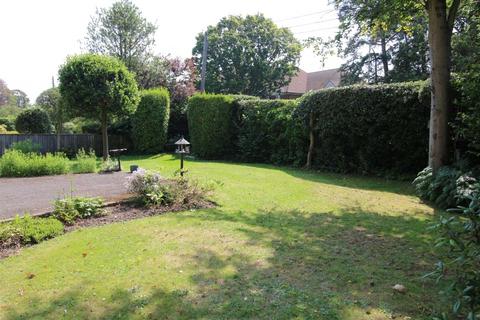 2 bedroom apartment for sale, Spencer Court, Spencer Road, New Milton, Hampshire, BH25
