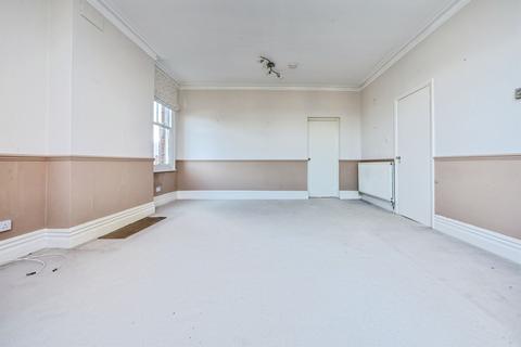 2 bedroom apartment for sale, Bushmead Avenue, Bedford