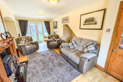 undefined, East Avenue, Corby NN17