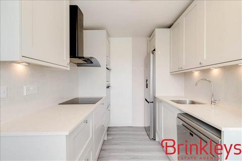 2 bedroom apartment to rent, Crondall House, Roehampton, SW15