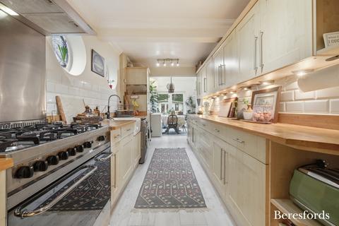 5 bedroom detached house for sale, Cedar Road, Hutton, CM13