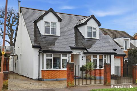 Cedar Road, Hutton, CM13