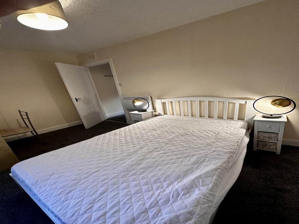 Bedroom 27
