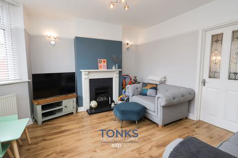 3 bedroom semi-detached house for sale, Swan Crescent, Oldbury B69