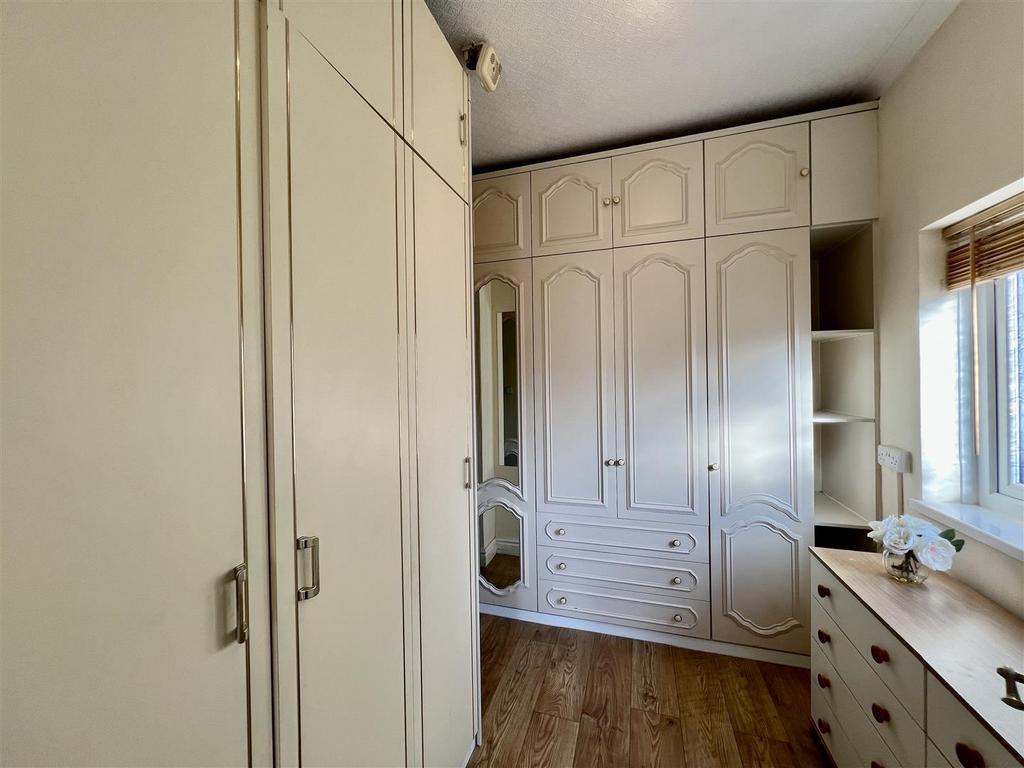 Walk in wardrobe