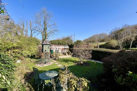 4 bedroom detached bungalow for sale, Glynhir Road, Llandybie, Ammanford