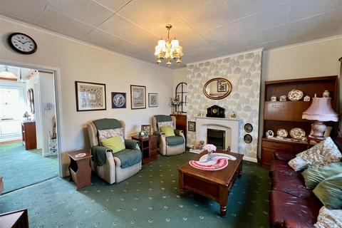 4 bedroom detached bungalow for sale, Glynhir Road, Llandybie, Ammanford