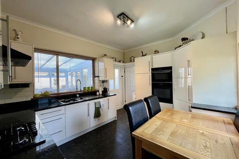 4 bedroom detached bungalow for sale, Glynhir Road, Llandybie, Ammanford