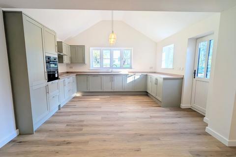 2 bedroom detached house to rent, Great Cressingham