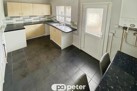3 bedroom terraced house to rent, Wyndham Crescent, Rhondda Cynon Taff, CF44