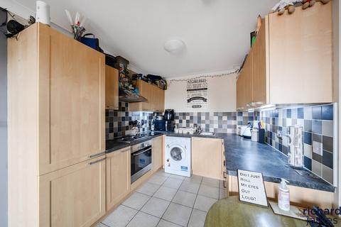undefined, Swindon SN25