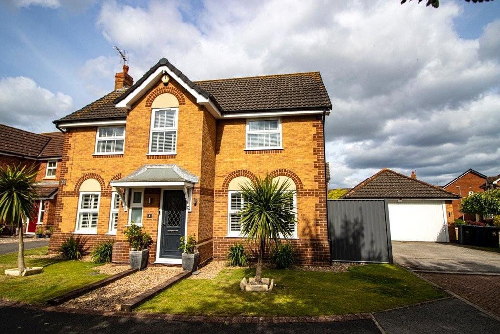 4 bedroom detached house for sale
