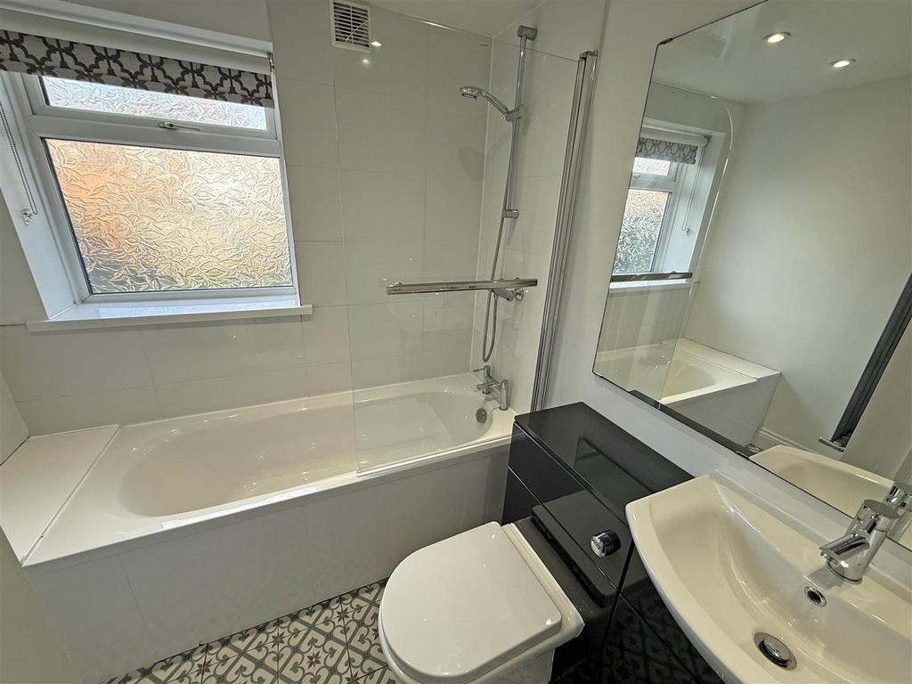 Bathhroom A1.jpg