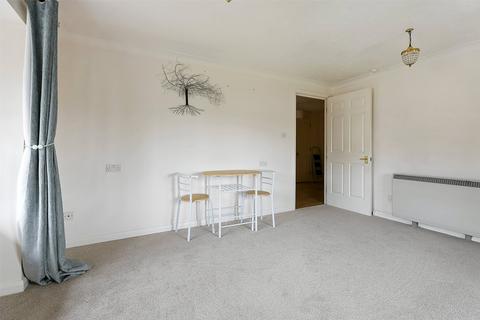 2 bedroom retirement property for sale, Reigate Hill, Reigate, Surrey, RH2