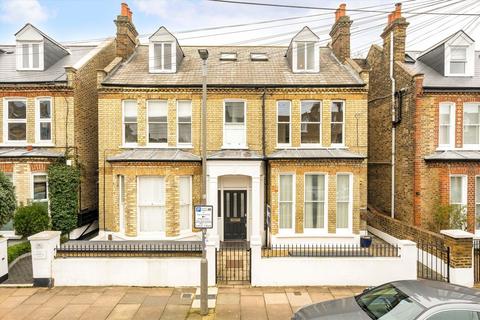 3 bedroom house to rent, Lysias Road, London SW12