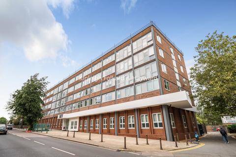 2 bedroom flat to rent, Beckenham Road, Beckenham, Kent, BR3