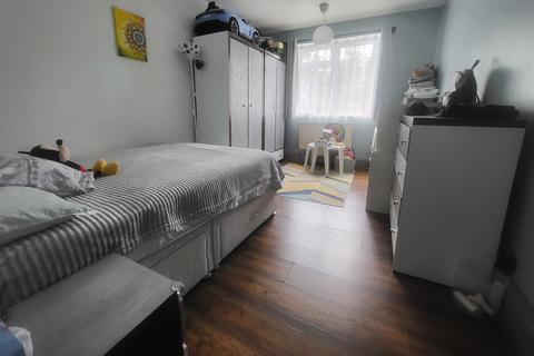 1 bedroom flat for sale, Borrodaile Road, London SW18