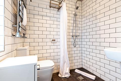 1 bedroom property to rent, Kimble Road, London SW19