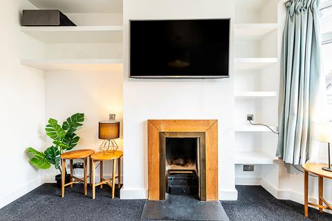 1 bedroom property to rent, Kimble Road, London SW19