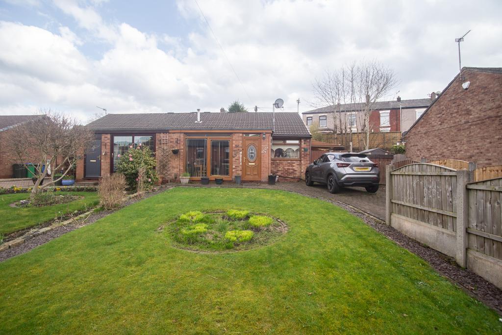 2 bedroom semi-detached bungalow for sale