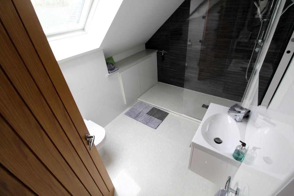 Ensuite shower room