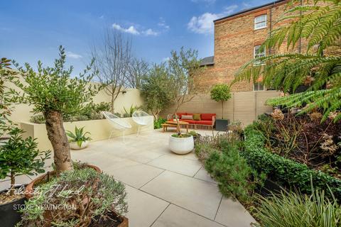 4 bedroom terraced house for sale, Green Lanes, London N4