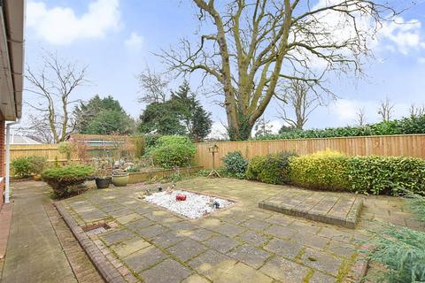 3 bedroom detached bungalow for sale, Heatherdale Close, Scartho, Grimsby DN33