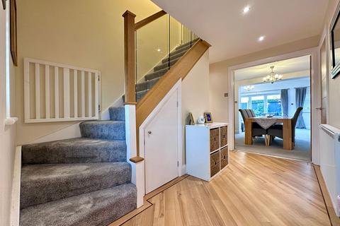 4 bedroom detached house for sale, Waverley Road, Basildon SS15