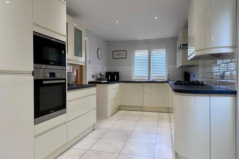 4 bedroom detached house for sale, Waverley Road, Basildon SS15