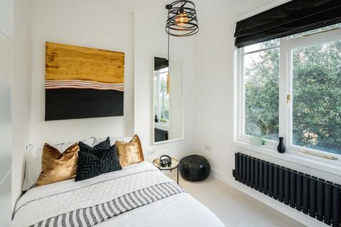 2 bedroom apartment to rent, St. Margaret’s Road, London, SE4