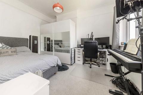 1 bedroom flat to rent, Lingfield Avenue, Kingston Upon Thames KT1