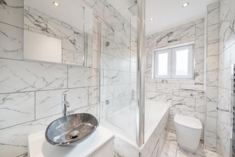 2 bedroom end of terrace house to rent, Trafalgar Close, Surrey Quays, SE16