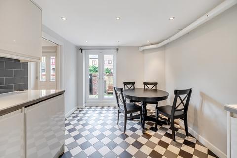 2 bedroom end of terrace house to rent, Trafalgar Close, Surrey Quays, SE16