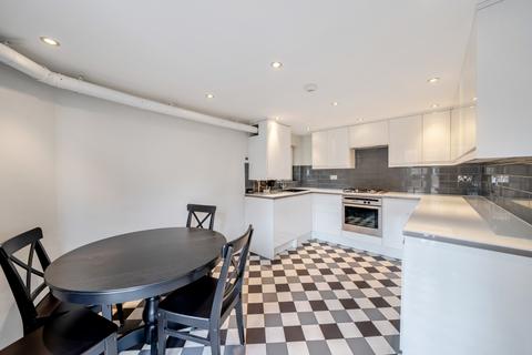2 bedroom end of terrace house to rent, Trafalgar Close, Surrey Quays, SE16