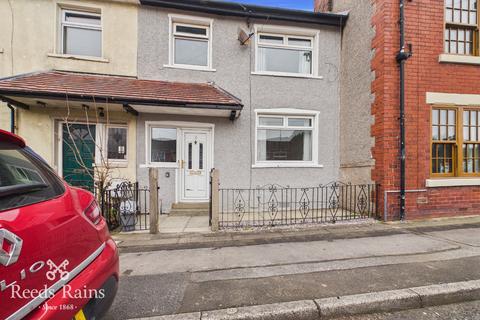 3 bedroom terraced house to rent, Quarry Road, Lancashire PR6