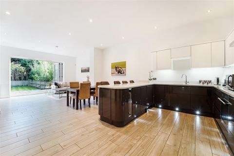7 bedroom detached house for sale, Woodland Way, Kingswood