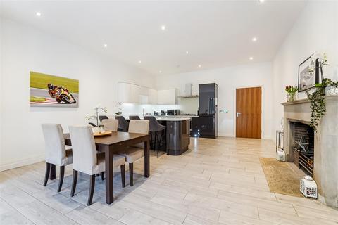 7 bedroom detached house for sale, Woodland Way, Kingswood