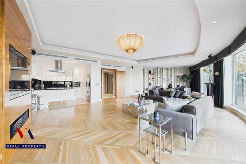 2 bedroom apartment to rent, Queenstown Road, London SW11