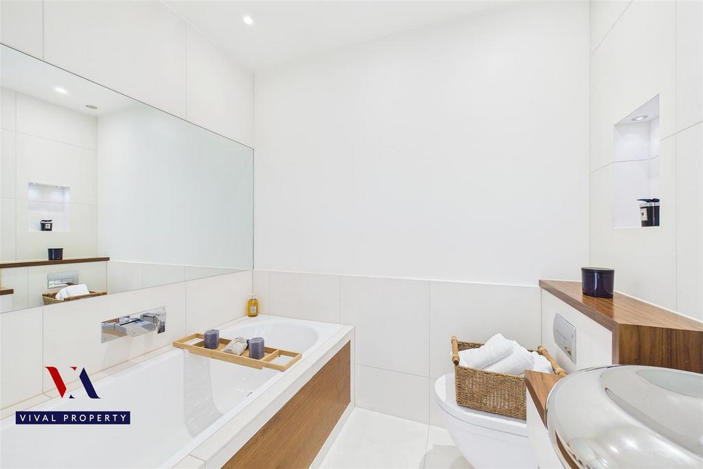 CAM03118 G0-PR0275-STILL020.jpg