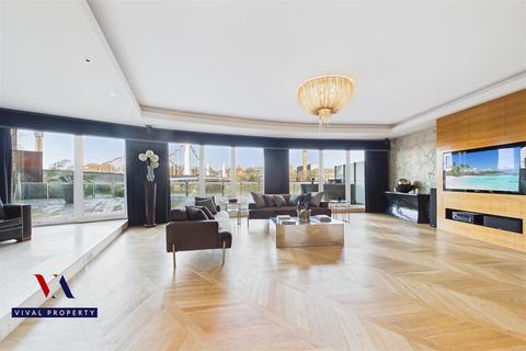 2 bedroom apartment to rent, Queenstown Road, London SW11