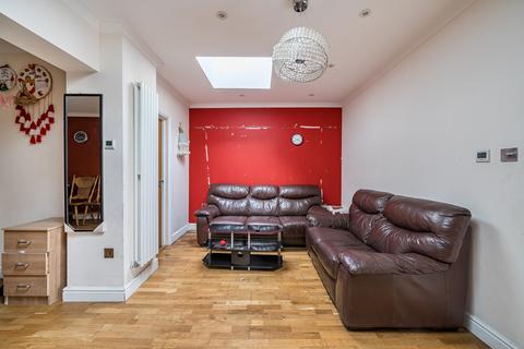 3 bedroom terraced house for sale, Clement Gardens, Hayes, UB3