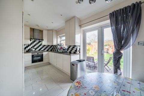 3 bedroom terraced house for sale, Clement Gardens, Hayes, UB3