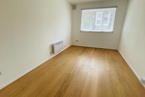 1 bedroom flat to rent, Scotland Green Road, Enfield EN3