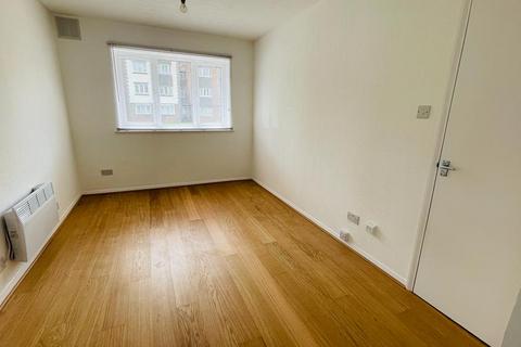 1 bedroom flat to rent, Scotland Green Road, Enfield EN3